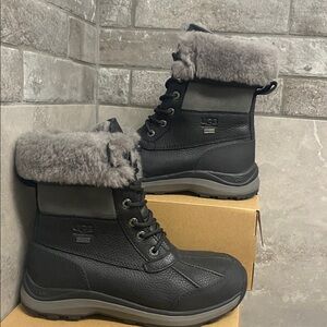 UGG ADIRONDACK BOOT III